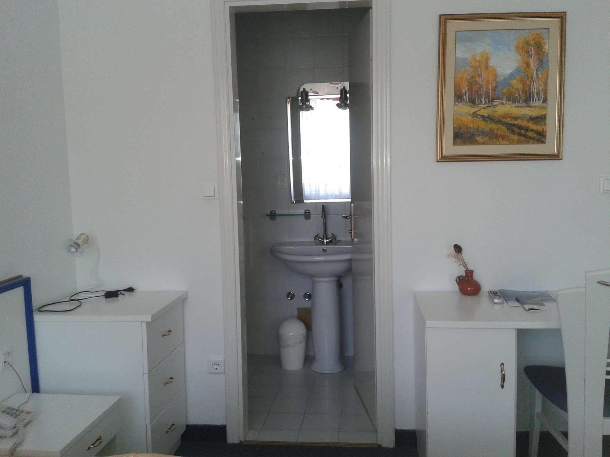 Hotel Vila Bojana Bled Luaran gambar